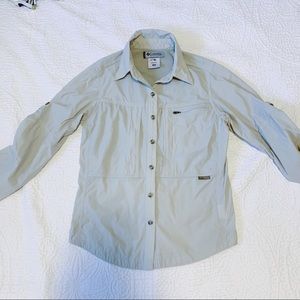Columbia women’s Omni Dry trekking button down